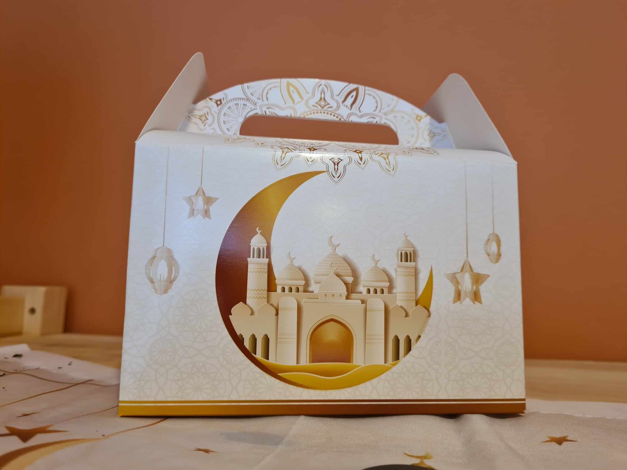 sweet-halal-vegan-box-eid-mubarak-bo-te-cadeau-10x10x9-cm image 2