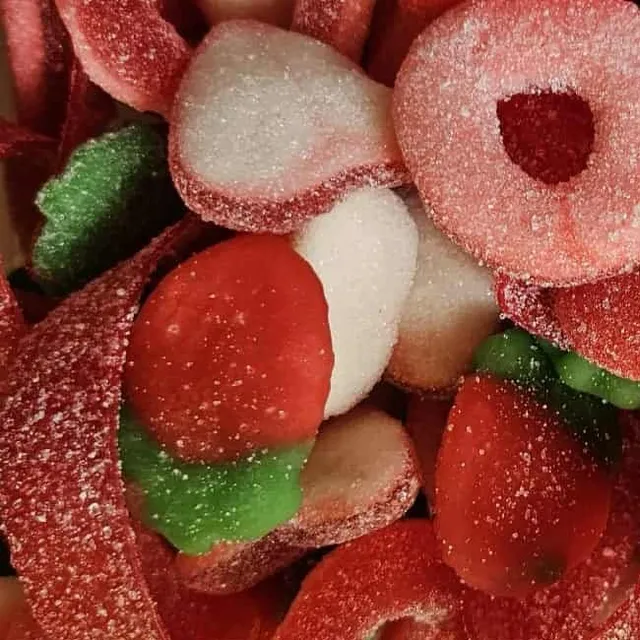 sweet-halal-vegan-mix-fraise-sachet-bonbons-fraise-assortis image 1