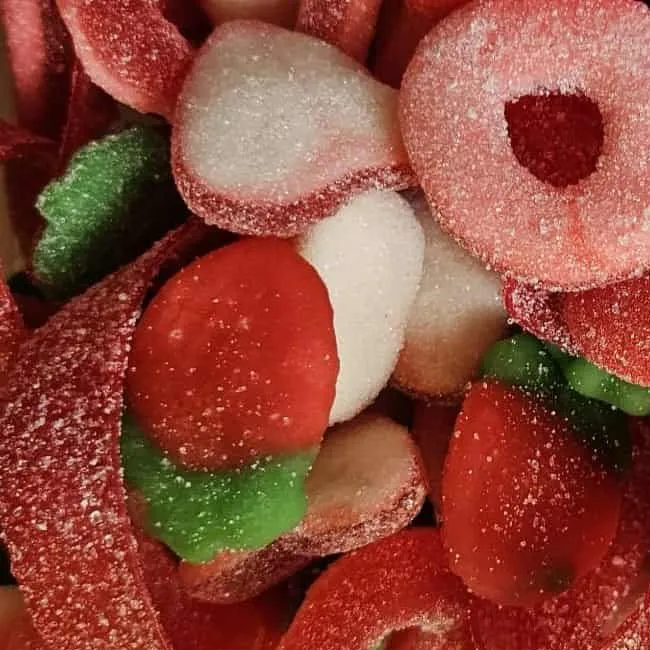sweet-halal-vegan-mix-fraise-sachet-bonbons-fraise-assortis image 1