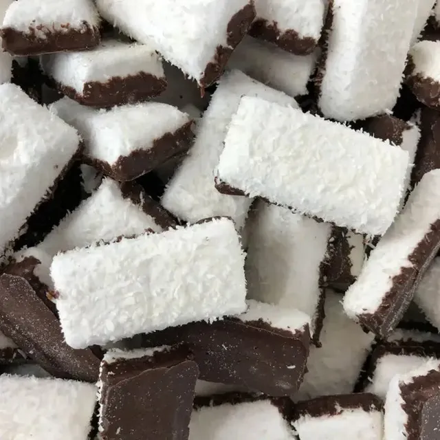 ancienne-lards-black-and-white-bonbon-vanille-caramel-50g image 1