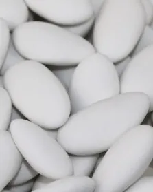 sweet-halal-vegan-drag-e-amande-go-t-banane-chocolat-blanc image 1